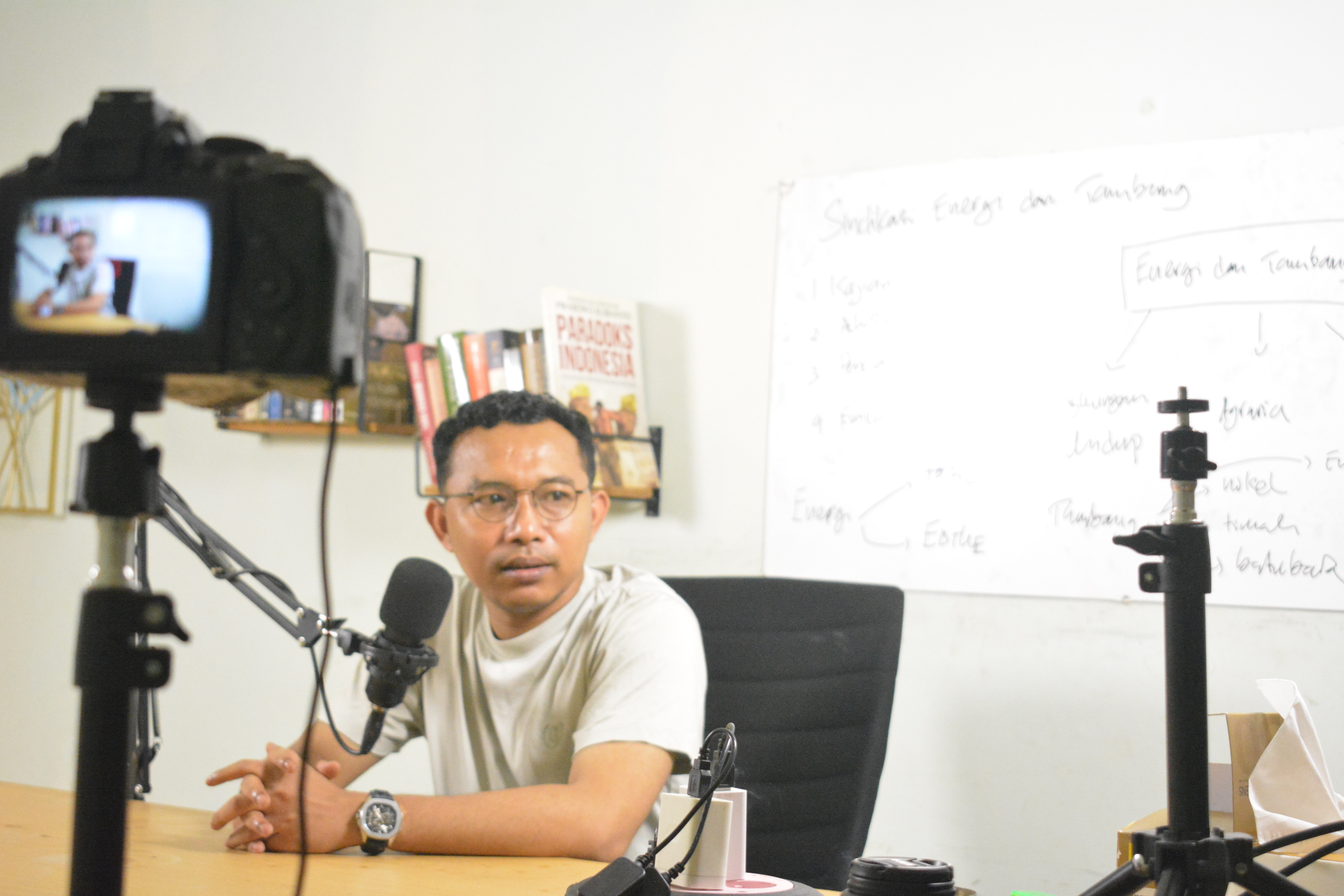 Arifuddin - Host Podcast Prolog